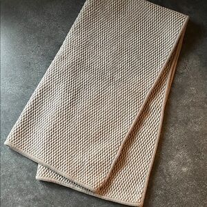 Textured mushroom kitchen towel 
Norwex